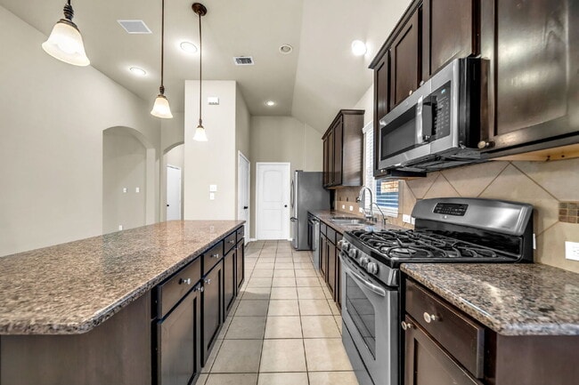 Building Photo - Beautiful one-story home in desirable Imperial Oaks Park, backing to a peaceful greenbelt with no...