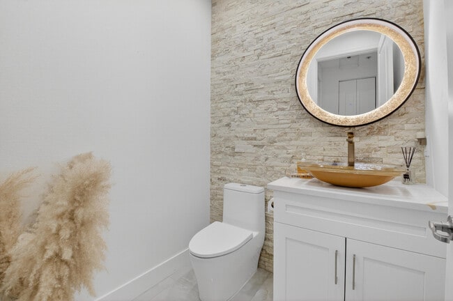 Building Photo - 5022 NW 16th Way