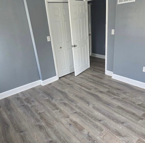 Building Photo - 3140 New Castle Ave