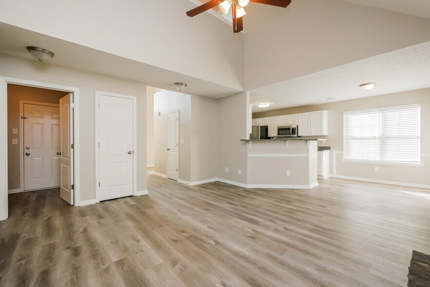 Building Photo - 846 Crabtree Ct