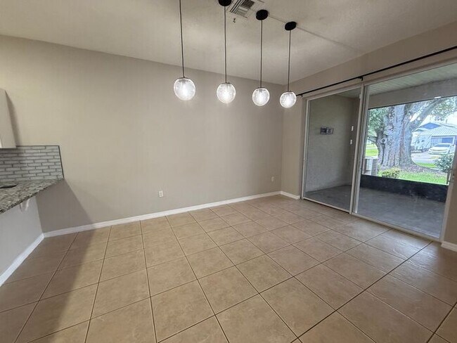 Building Photo - 3/2.5 Townhome in St Cloud-MOVE IN SPECIAL