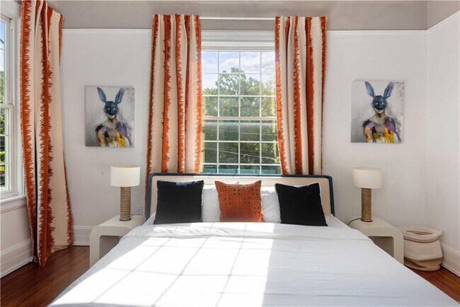 Building Photo - 383 Park Ave SE