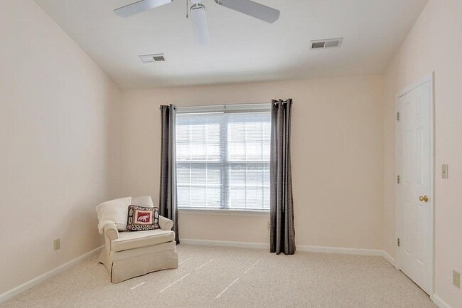 Building Photo - River Run Townhome With Large Finished Basement