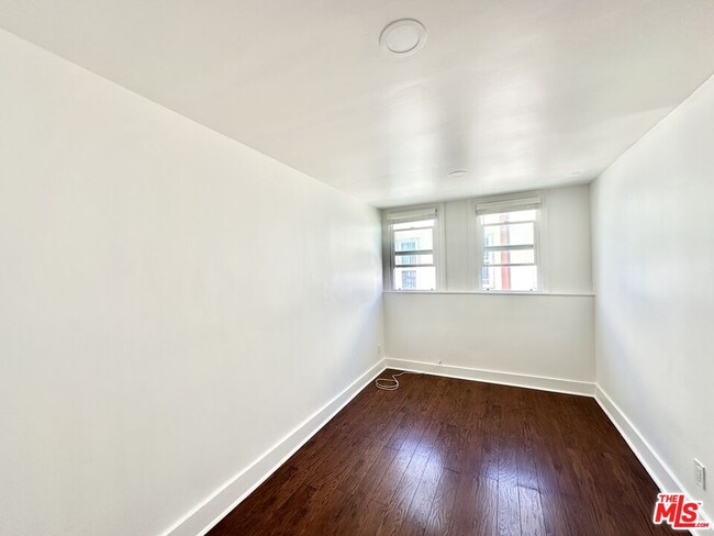 Building Photo - 1156 4th Ave
