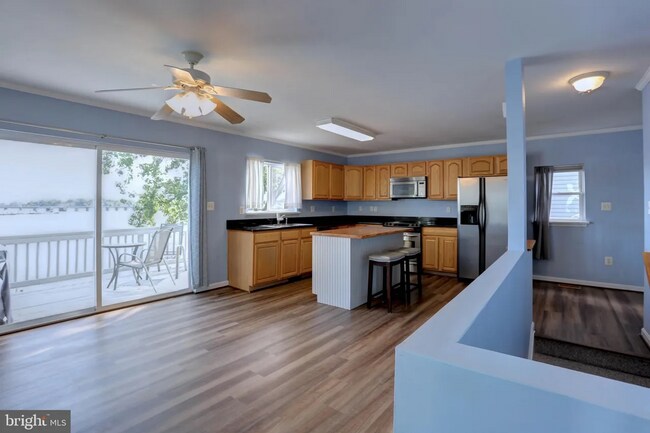 Building Photo - Stunning Waterfront 3bd/2.5ba in Glen Burnie with Deep-water Boat Dock, CAC, Renovated and more!