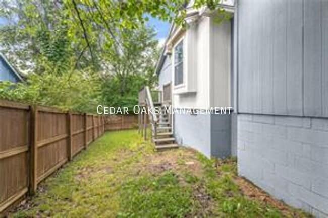 Building Photo - 1137 E Township St