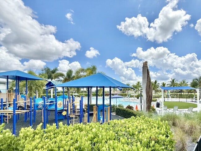 Building Photo - 3422 Cancun Ct