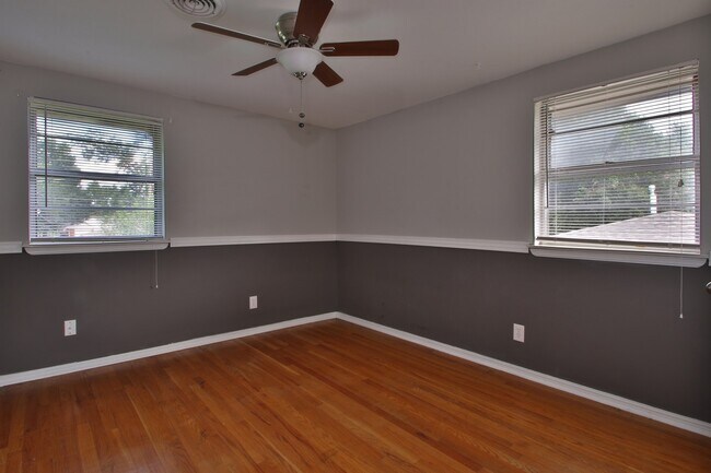 Building Photo - Large 3 bed/2 bath with BONUS ROOM in Yukon!