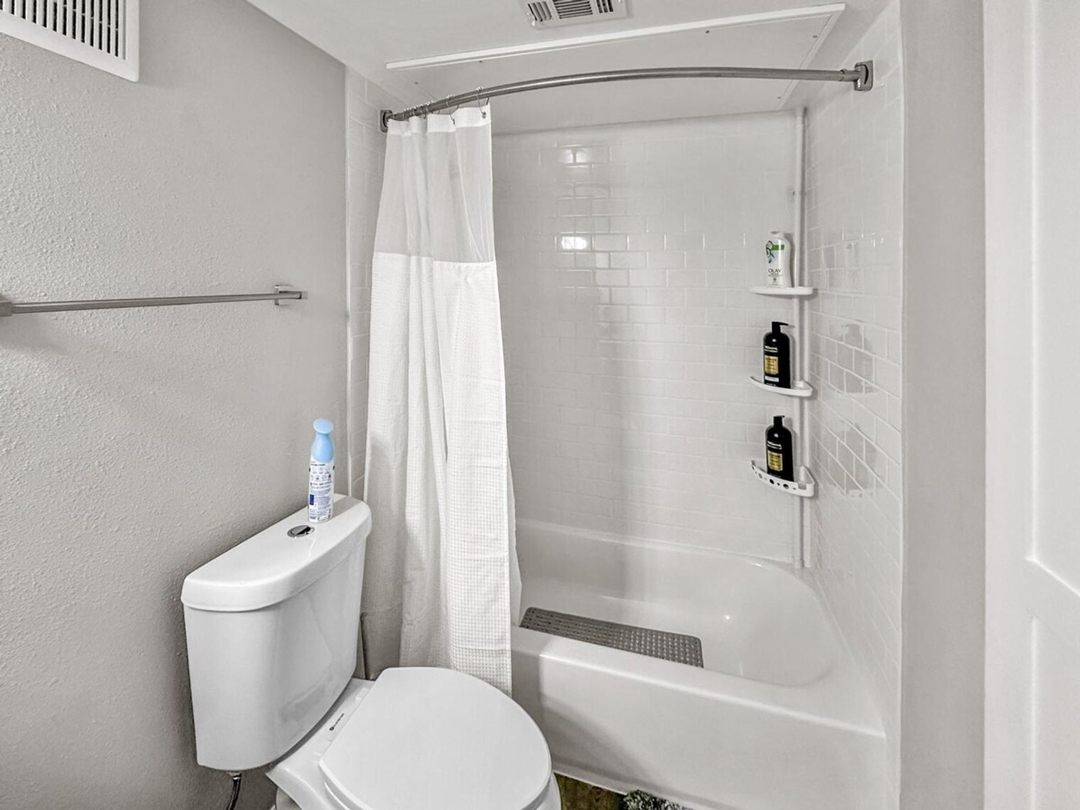 Building Photo - 16951 Addison Rd