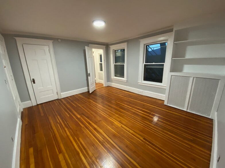 Bedroom 1 - 302 Barrington St