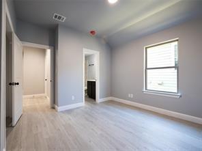 Building Photo - 421 W Elm St