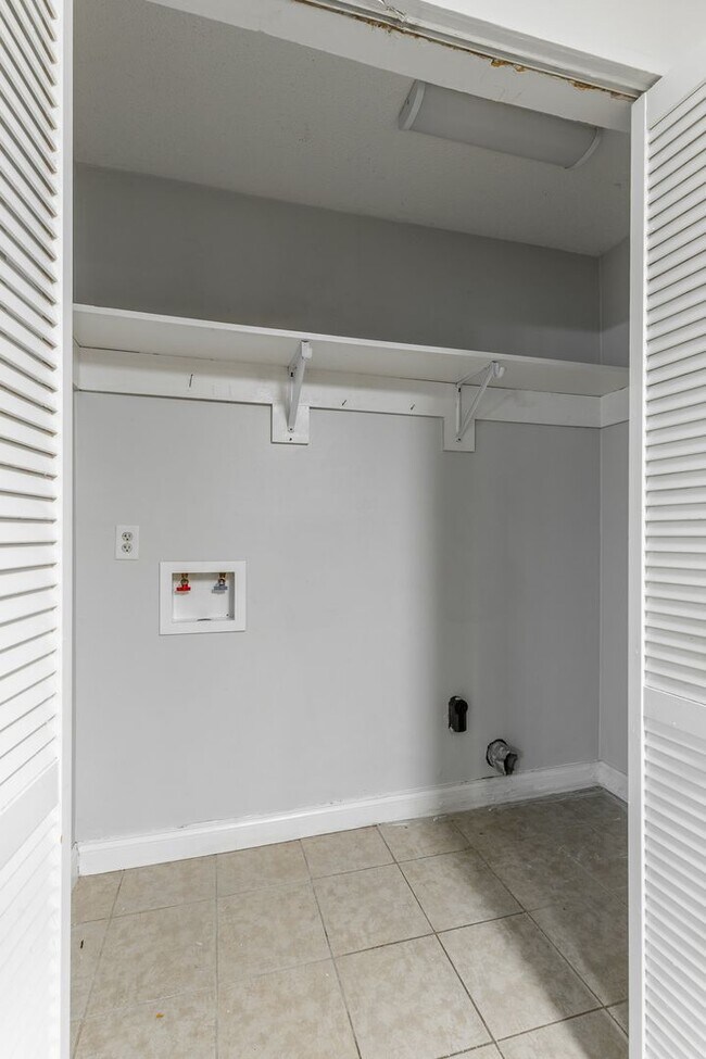 Building Photo - 6874 Beulah Dr