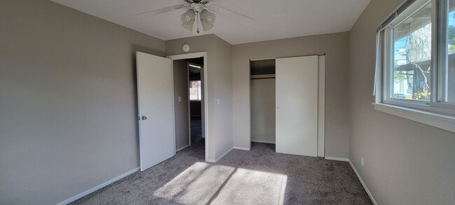 Building Photo - Newly Updated 3 Bedroom 1 Bath Home Close ...