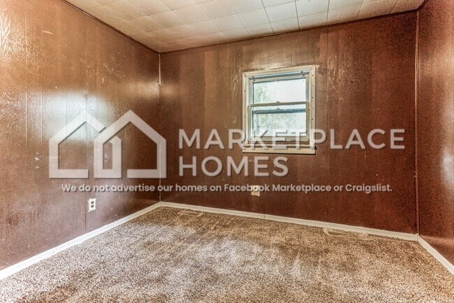 Building Photo - 1445 5th Ave