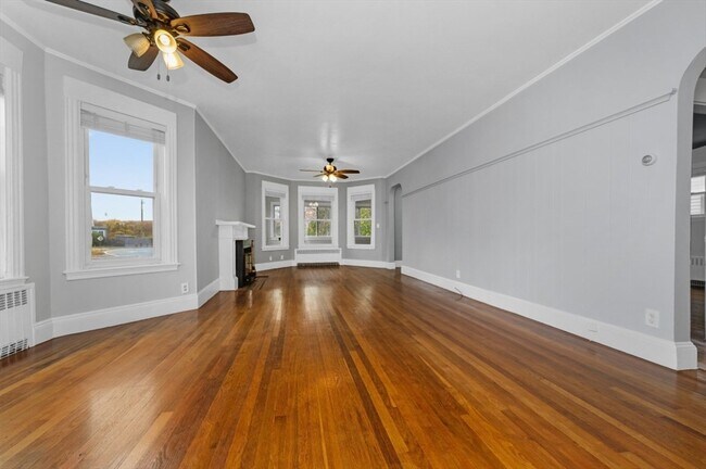 Building Photo - 129 Lynnway