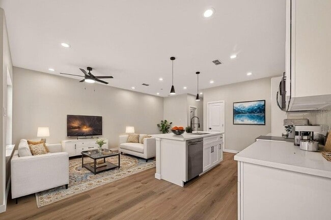 Building Photo - 5408 Fairchild St