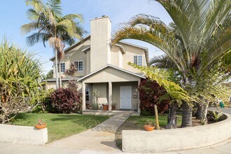 Building Photo - Rarely available 3 bedroom single family h...