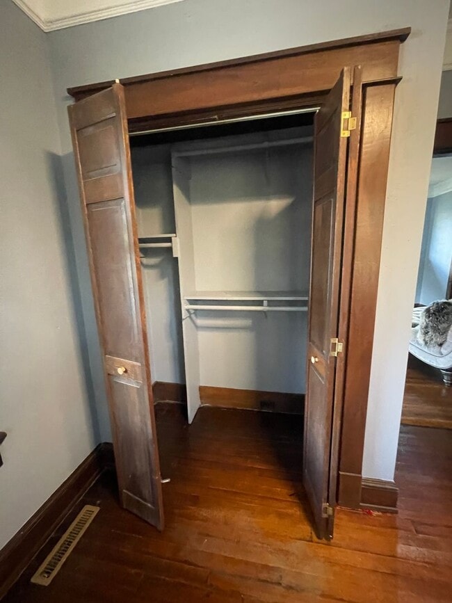 Building Photo - ?? COMING SOON ?? Charming 3 Bed / 1 Bath ...