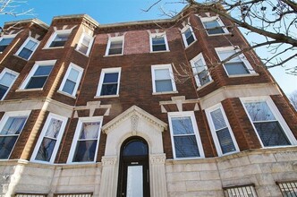 Building Photo - 2341 N Albany Ave