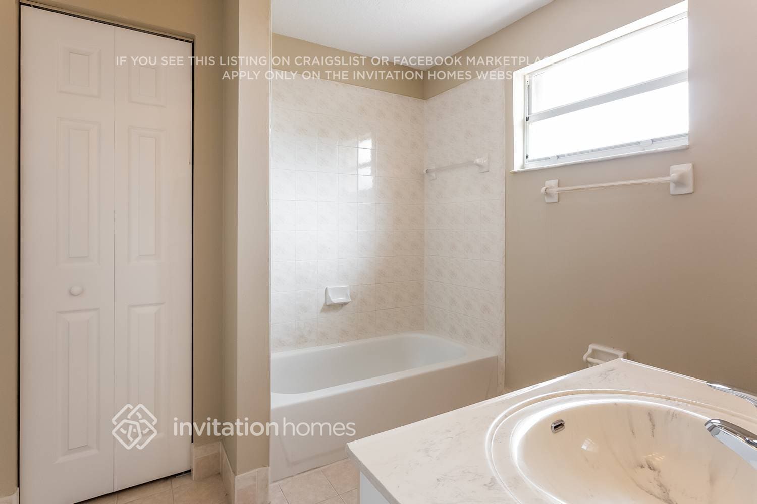 Building Photo - 9229 SW 157th Ct