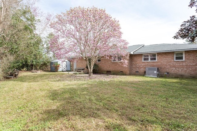 Building Photo - 30 Carson Dr