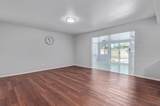 Building Photo - 4632 W Palo Verde Dr