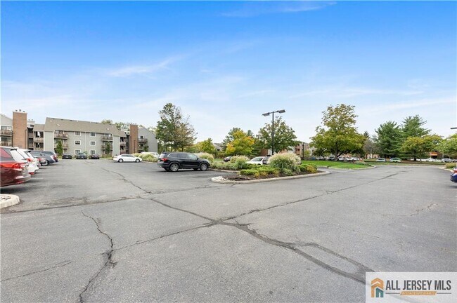 Building Photo - 2415 Ravens Crest Dr