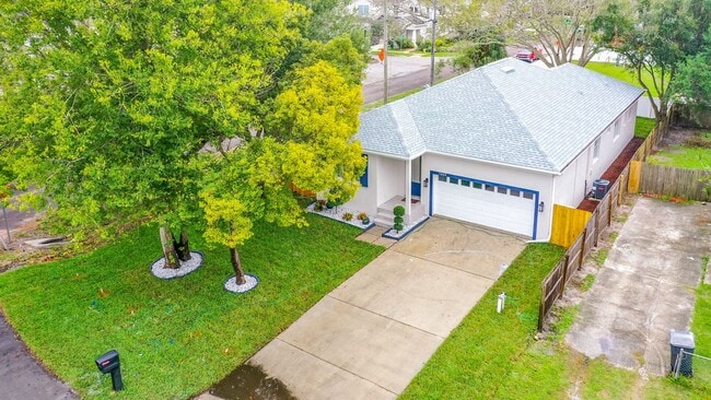 Building Photo - Beautifully Remodeled Citrus Park House