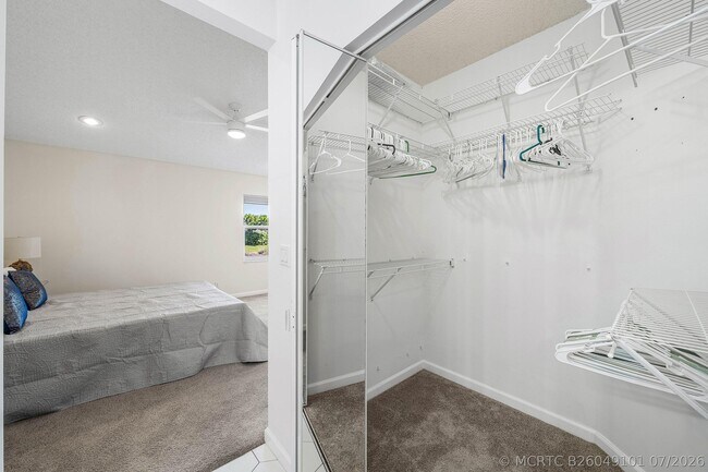 Building Photo - 6192 Floral Lakes Dr