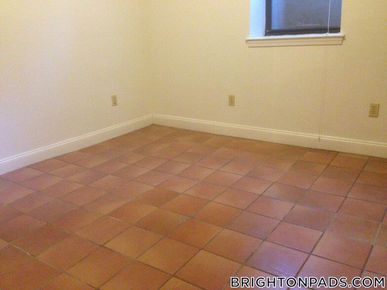 Building Photo - 27 Egremont Rd