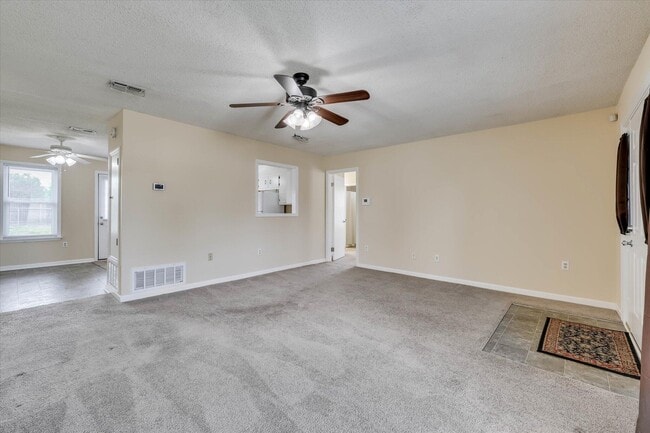 Building Photo - 125 Cyndee Cir