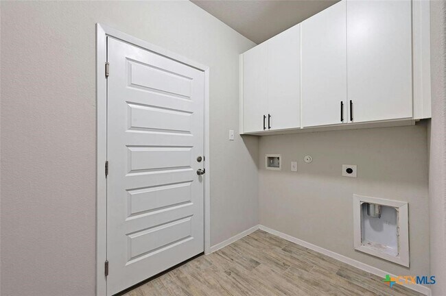 Building Photo - 250 Sage Meadows Dr