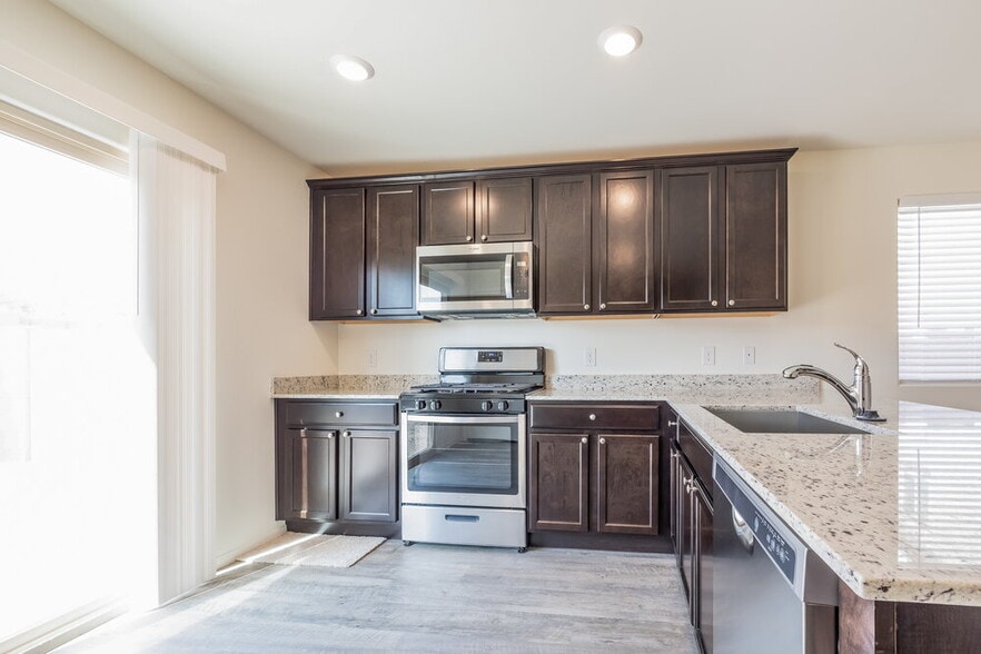 Building Photo - 12549 W Red Orchid St