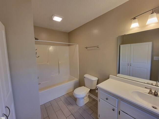 Building Photo - 503 Hillandale Rd