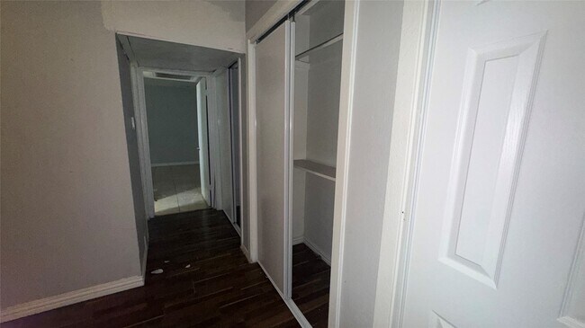Building Photo - 710 Colquitt St