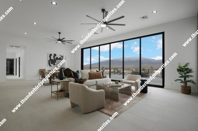 Building Photo - Living on top of the world in Corrales!!!! Look at these views!!!!