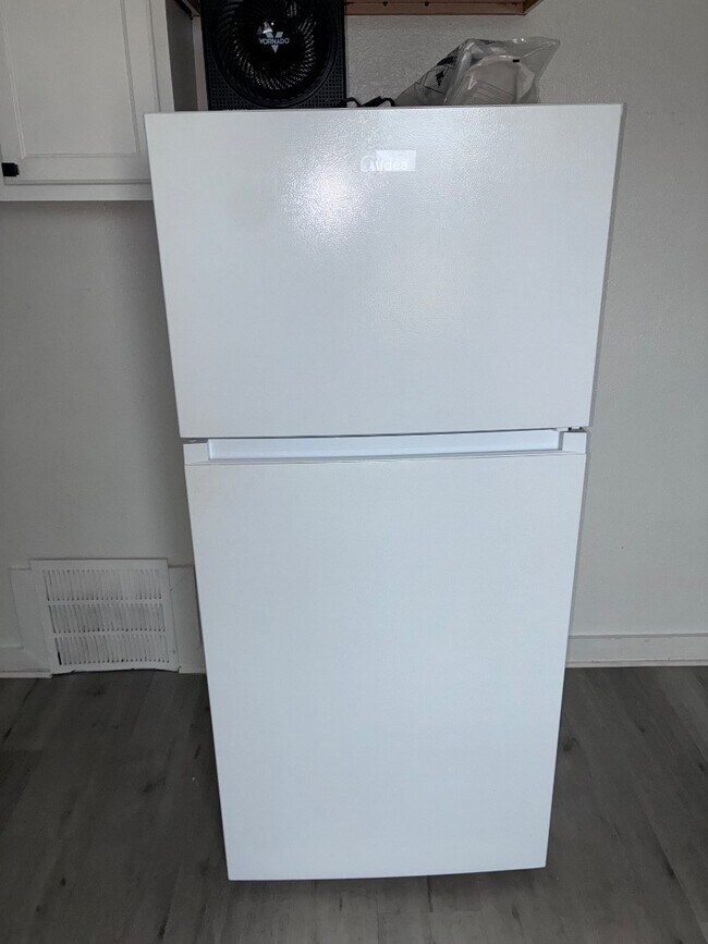 Building Photo - 2166 S 6th St