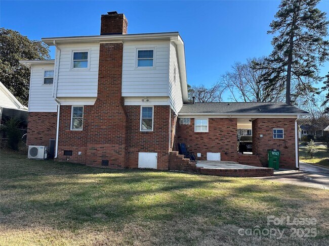 Building Photo - 2063 Eaton Rd