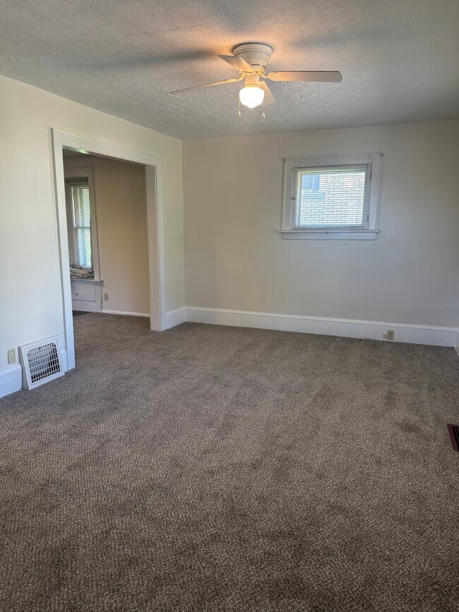 Building Photo - 134 Norwood St