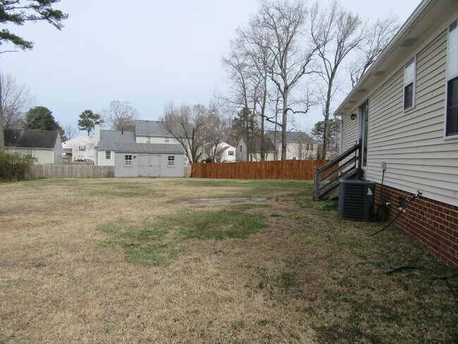 Building Photo - Sandy Hill