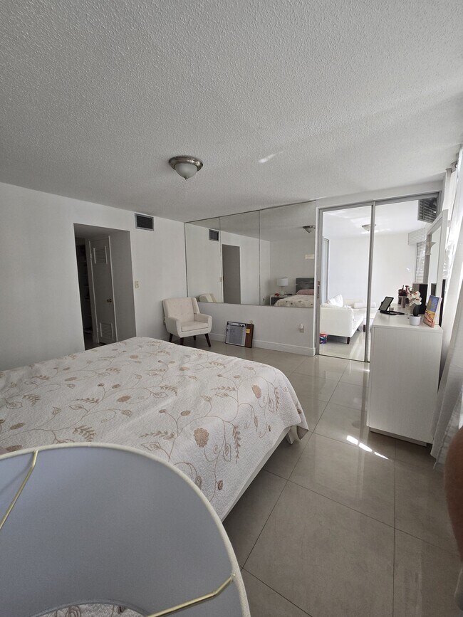 Master on the lake - 1670 NE 191st St