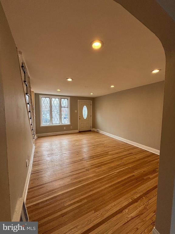 Building Photo - 409 Cherry St