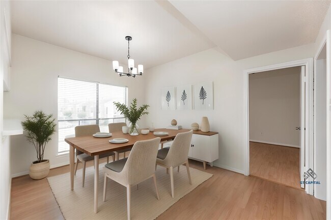 Building Photo - 3742 Thistlemont Dr