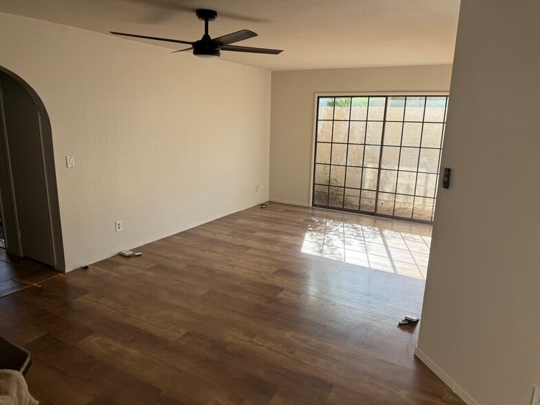Building Photo - 4306 E Sandia St