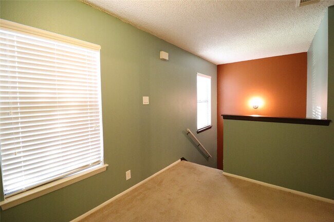 Building Photo - 13026 Cavern Park Dr