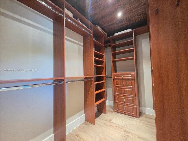 Building Photo - 8650 SW 109th Ave
