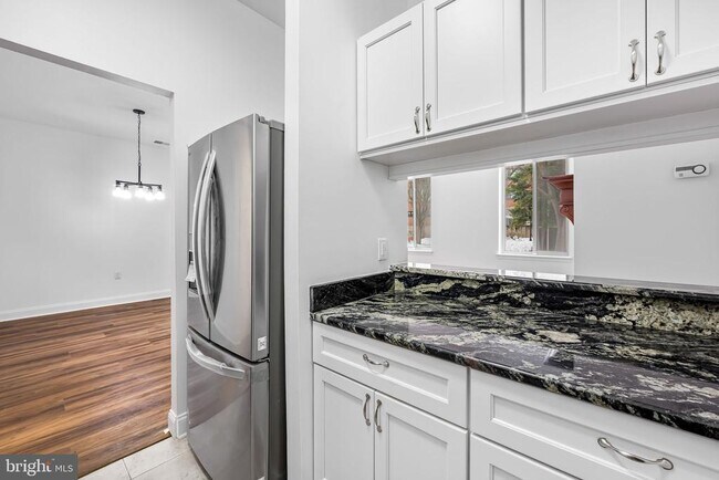 Building Photo - 13 Andrew Pl