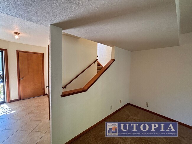 Building Photo - Charming Santa Cruz Townhouse: 3 Beds, 2.5 Baths with Private Patio, Spacious Layout, and Prime L...