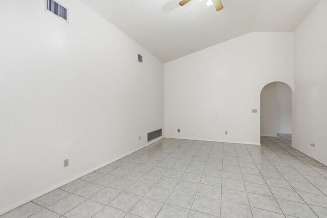 Building Photo - 8063 S New Abbey Dr