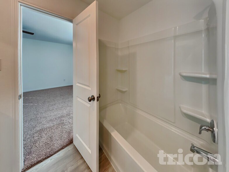 Building Photo - 2524 Sweet Olive